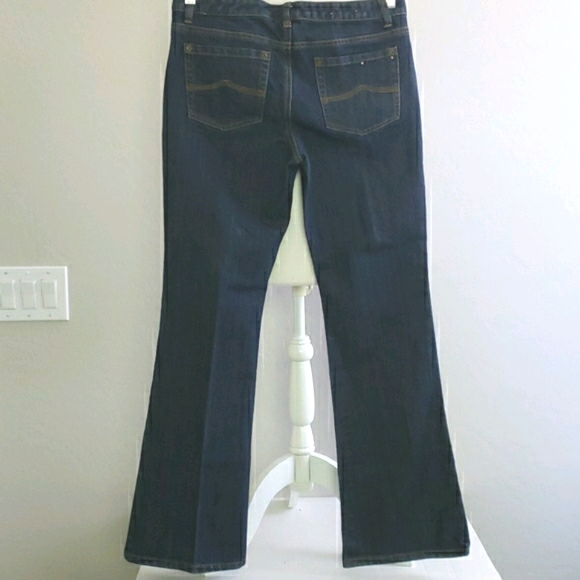 3/$25-EUC Michael Kors Jeans - Picture 5 of 10